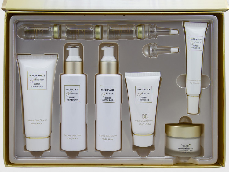 Набор косметики NACINAMIDE ESSENCE Tender and Moisturizing Nacinamide Essence Hydrating Bright 9 Piese Set, нежность и увлажнение, с ниацинамидом, 9 позиций